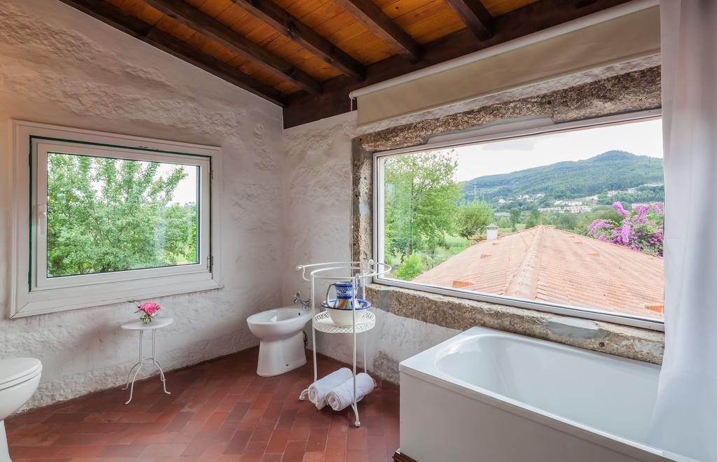 1720 Quinta Da Cancela - Winery & Farmhouse Guimaraes Ruang foto