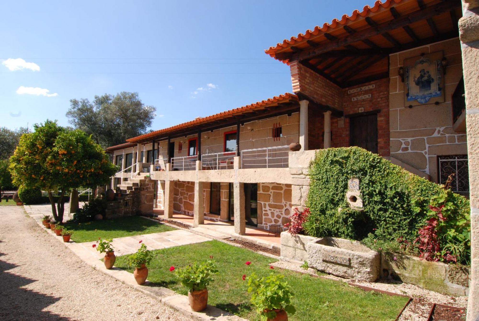 1720 Quinta Da Cancela - Winery & Farmhouse Guimaraes Bagian luar foto