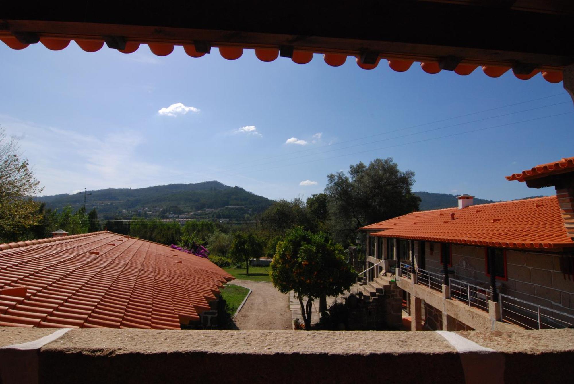 1720 Quinta Da Cancela - Winery & Farmhouse Guimaraes Bagian luar foto
