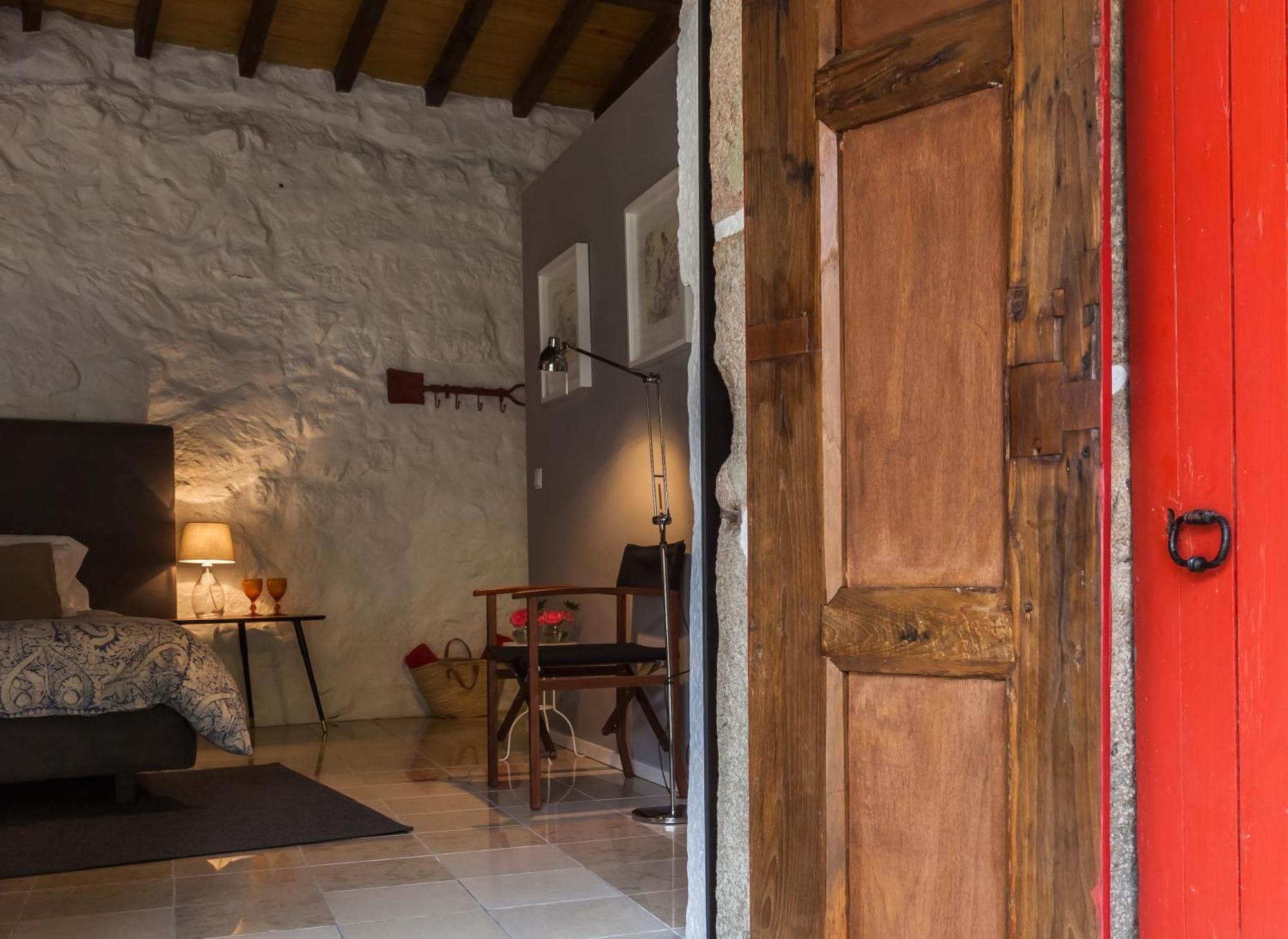 1720 Quinta Da Cancela - Winery & Farmhouse Guimaraes Bagian luar foto