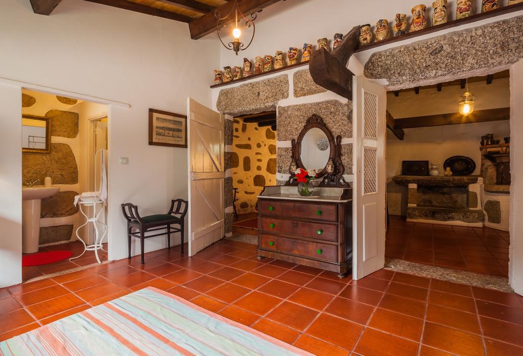 1720 Quinta Da Cancela - Winery & Farmhouse Guimaraes Ruang foto